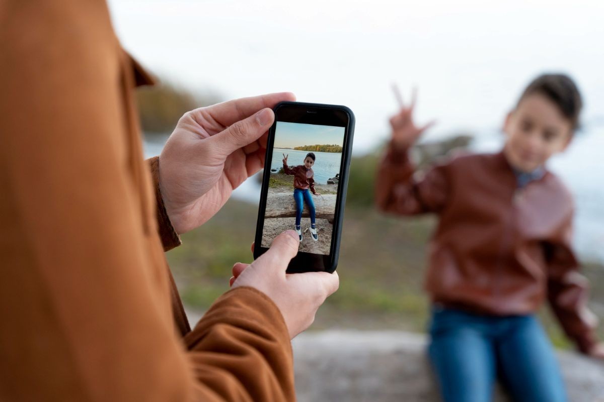 "Sharenting”: como o compartilhamento nas redes sociais pode afetar as crianças
